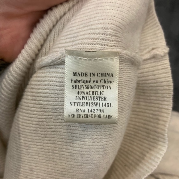 Sweater - Picture 2 of 6